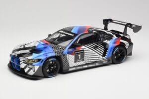 BMW M4 GT3 G82 #1 Test Version 2021 Minichamps 1:18 113222003 Metaal