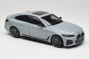 BMW i4 G26 Grey Metallic Minichamps 1:18 110023010 Metaal — afbeelding 6 van 8