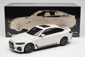 BMW i4 M50 G26 Alpine White Minichamps 1:18 110023011 Metaal — afbeelding 8 van 8