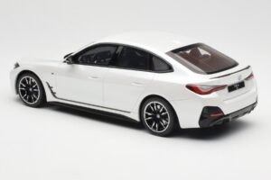 BMW i4 M50 G26 Mineral Wit Metallic Otto 1:18 OT1074 Hars — afbeelding 5 van 6