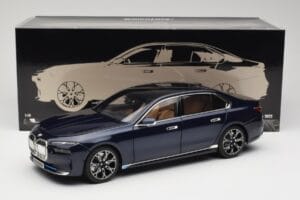 BMW i7 G70 Blue Metallic Minichamps 1:18 110023202 Metaal — afbeelding 8 van 8