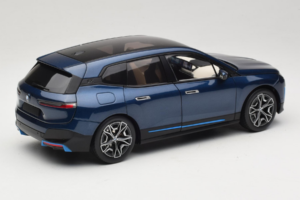 BMW iX Blue Metallic Minichamps 1:18 110023100 Metaal — afbeelding 3 van 8