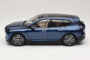 BMW iX Blue Metallic Minichamps 1:18 110023100 Metaal — afbeelding 4 van 8