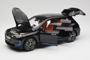 BMW iX Sapphire Black Minichamps 1:18 110023101 Metaal — afbeelding 2 van 8