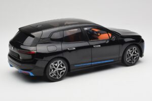 BMW iX Sapphire Black Minichamps 1:18 110023101 Metaal — afbeelding 3 van 8