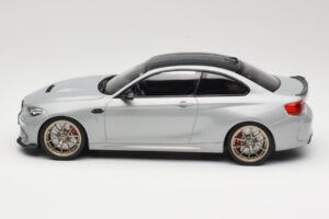 BMW M2 CS F87 Zilver met gouden velgen Minichamps 1:18 155021028 Metaal — afbeelding 3 van 6