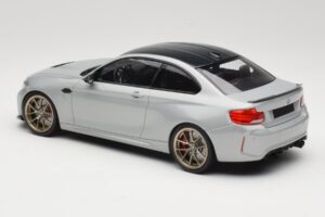 BMW M2 CS F87 Zilver met gouden velgen Minichamps 1:18 155021028 Metaal — afbeelding 5 van 6