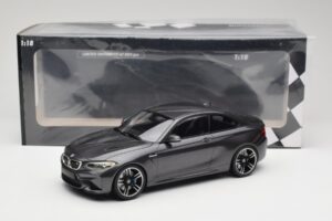 BMW M2 F87 Grey Metallic Minichamps 1:18 155026102 Metaal — afbeelding 6 van 6