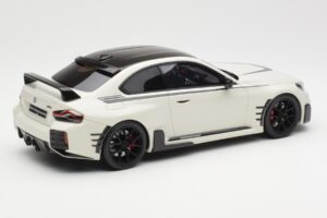 BMW M2 G87 M Performance Wit GT Spirit 1:18 GT476 Hars — afbeelding 2 van 6