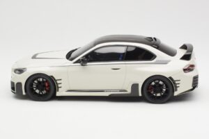 BMW M2 G87 M Performance Wit GT Spirit 1:18 GT476 Hars — afbeelding 3 van 6