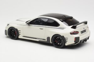 BMW M2 G87 M Performance Wit GT Spirit 1:18 GT476 Hars — afbeelding 5 van 6