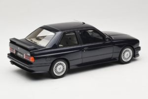 BMW M3 E30 Europameister Macau Blue Otto 1:18 OT1216 Metaal — afbeelding 2 van 6