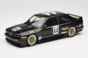 BMW M3 E30 JPS Team BMW #44 J. Richards / T. Longhurst Class Winners Bathurst 1000 1987 Minichamps 1:18 155872044 Metaal