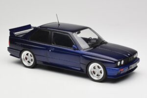 BMW M3 E30 Macau Blue IXO 1:18 18CMC122 Metaal — afbeelding 4 van 6