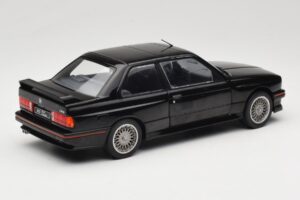 BMW M3 E30 Sport Evo Zwart Solido 1:18 S1801501 Metaal — afbeelding 3 van 8