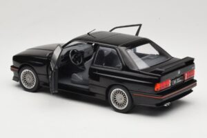 BMW M3 E30 Sport Evo Zwart Solido 1:18 S1801501 Metaal — afbeelding 5 van 8