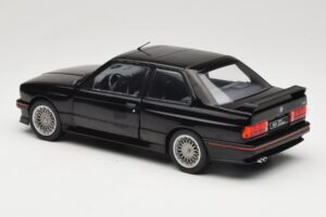 BMW M3 E30 Sport Evo Zwart Solido 1:18 S1801501 Metaal — afbeelding 7 van 8