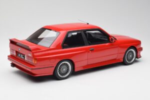BMW M3 E30 Sport Evolution Rood Otto 1:12 G033 Hars — afbeelding 2 van 6