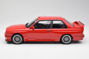 BMW M3 E30 Sport Evolution Rood Otto 1:12 G033 Hars — afbeelding 3 van 6