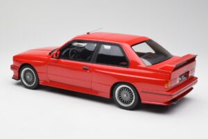 BMW M3 E30 Sport Evolution Rood Otto 1:12 G033 Hars — afbeelding 5 van 6