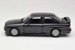BMW M3 E30 Black Metallic Minichamps 1:18 180020306 Metaal — afbeelding 4 van 8