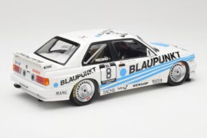 BMW M3 E30 Team Schnitzer #8 O. Manthey DTM 1988 Minichamps 1:18 155882008 Metaal — afbeelding 2 van 6