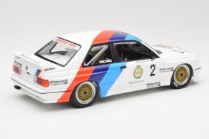 BMW M3 E30 Zackspeed #2 E. van de Poele Champion DTM 1987 Minichamps 1:18 155872002 Metaal — afbeelding 2 van 6