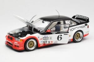 BMW M3 E36 GTR #0 B. Auberlen / M. Simo / P. Cunningham Daytona 24 Hours 1998 UT Models 1:18 39816 Metaal — afbeelding 2 van 8