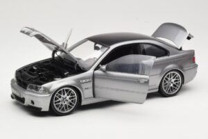 BMW M3 E46 CSL Zilver Kyosho 1:18 08506S Metaal — afbeelding 2 van 8