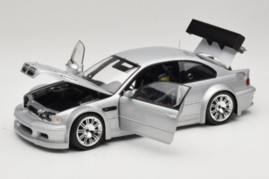 BMW M3 E46 GTR Street Zilver Minichamps 1:18 100012100 Metaal — afbeelding 2 van 8