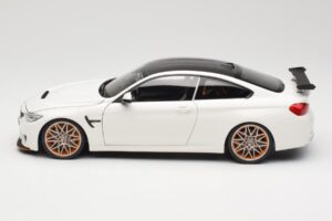 BMW M4 F82 GTS Alpine White Minichamps 1:18 110025221 Metaal — afbeelding 4 van 8