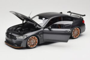 BMW M4 F82 GTS Mineral Grey Metallic Minichamps 1:18 110025222 Metaal — afbeelding 2 van 8
