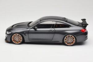 BMW M4 F82 GTS Mineral Grey Metallic Minichamps 1:18 110025222 Metaal — afbeelding 4 van 8