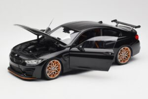 BMW M4 F82 GTS Sapphire Black Metallic Minichamps 1:18 110025220 Metaal — afbeelding 2 van 8