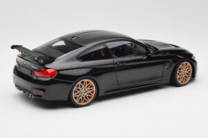 BMW M4 F82 GTS Sapphire Black Metallic Minichamps 1:18 110025220 Metaal — afbeelding 3 van 8