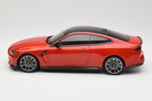 BMW M4 F82 Imola Red Metallic Minichamps 1:18 155020121 Metaal — afbeelding 3 van 6