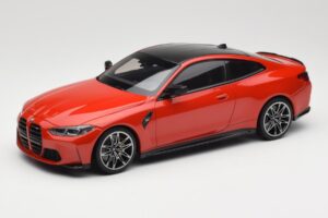 BMW M4 F82 Imola Red Metallic Minichamps 1:18 155020121 Metaal