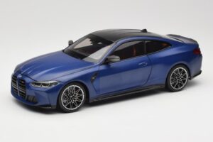 BMW M4 G82 Blauw Metallic Minichamps 1:18 113020123 Metaal