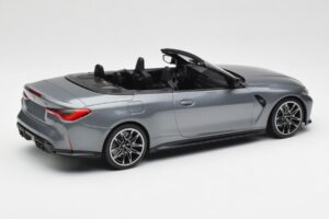 BMW M4 G82 Cabriolet Grey Metallic Minichamps 1:18 155021034 Metaal — afbeelding 2 van 6