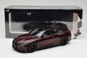 BMW M4 G83 Cabrio Rood Metallic Minichamps 1:18 155021032 Metaal — afbeelding 6 van 6