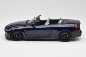 BMW M4 G82 Cabriolet Blauw Metallic Minichamps 1:18 110021031 Metaal — afbeelding 4 van 8