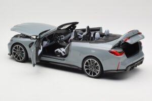BMW M4 G83 Cabriolet Grey Metallic Minichamps 1:18 110021032 Metaal — afbeelding 5 van 8