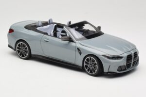 BMW M4 G83 Cabriolet Grey Metallic Minichamps 1:18 110021032 Metaal — afbeelding 6 van 8
