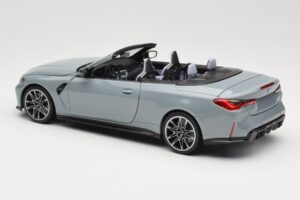 BMW M4 G83 Cabriolet Grey Metallic Minichamps 1:18 110021032 Metaal — afbeelding 7 van 8