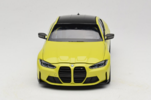 BMW M4 G82 Geel Dealer Editie Minichamps 1:18 80435A51949-R1 Metaal — afbeelding 4 van 10