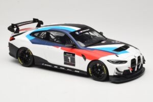 BMW M4 G82 GT4 #1 Presentation 2022 Otto 1:18 OT1228 Hars — afbeelding 4 van 6