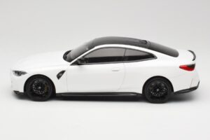 BMW M4 G82 Wit Minichamps 1:18 155020122 Metaal — afbeelding 3 van 6