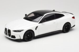BMW M4 G82 Wit Minichamps 1:18 155020122 Metaal