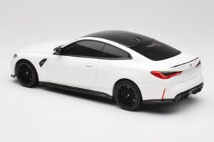 BMW M4 G82 Wit Minichamps 1:18 155020122 Metaal — afbeelding 5 van 6