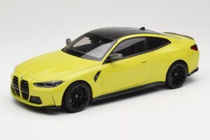 BMW M4 G82 Geel Minichamps 1:18 155020120 Metaal